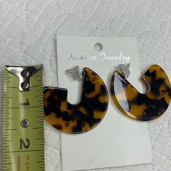 Faux tortoise shell earrings New! NWT! - Picture 5 of 7